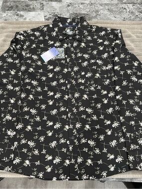 Men’s slim fit dress shirt
